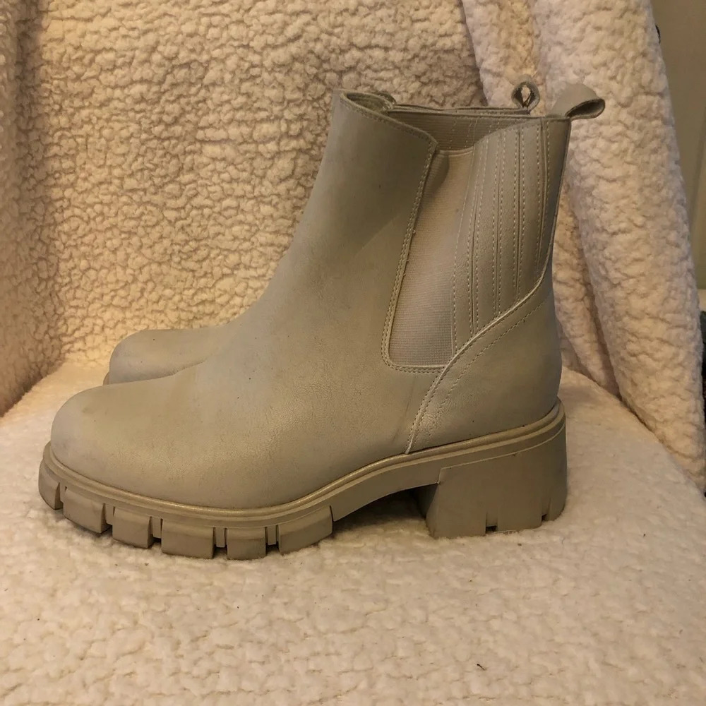 MIA Rigo Women’s Off-White Ankle Boots - Picture 7 of 10
